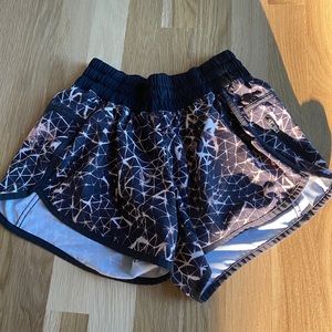 LuLuLemon Track That mid rise short